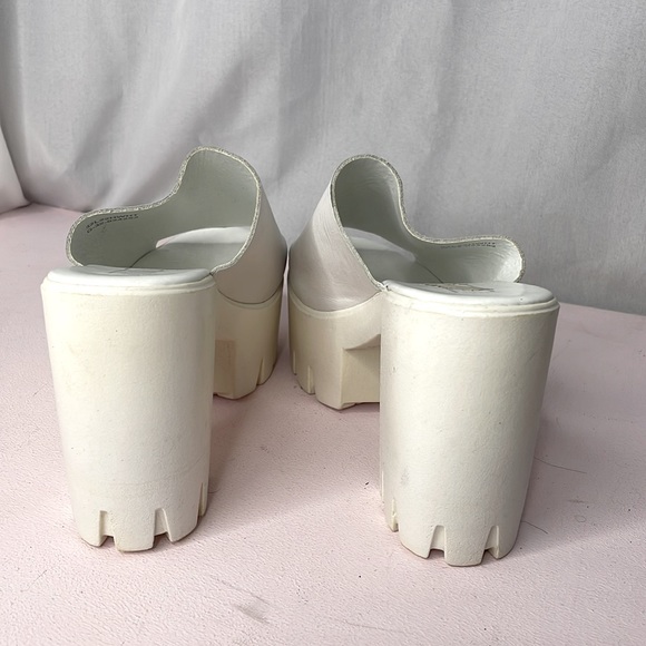 Topshop Chunky Platform Heels - Picture 4 of 5